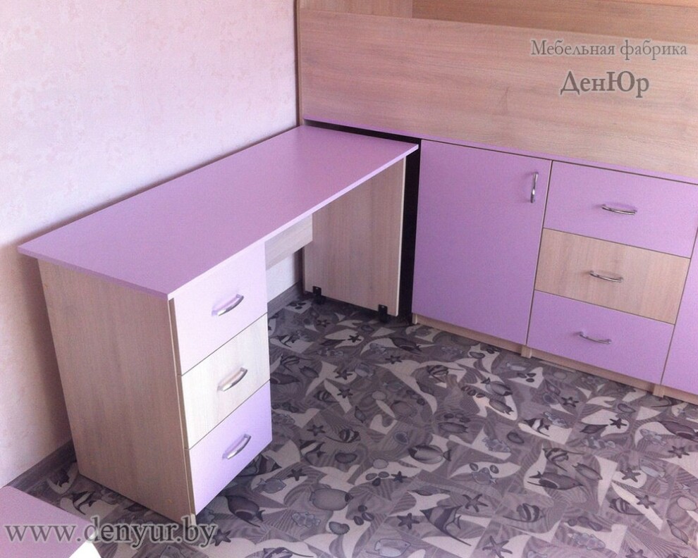 Комплект мебели в детскую