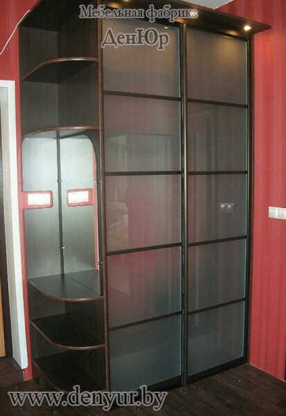Встроенный шкаф-купе со стеклом Лакомат