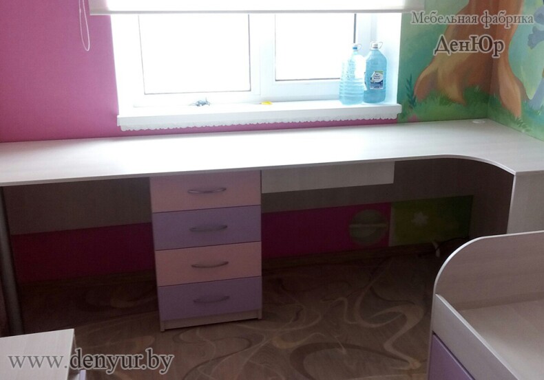 Комплект мебели в детскую для двух девочек